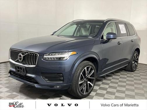 2022 Volvo XC90 T6 Momentum