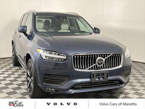 2022 Volvo XC90 T6 Momentum