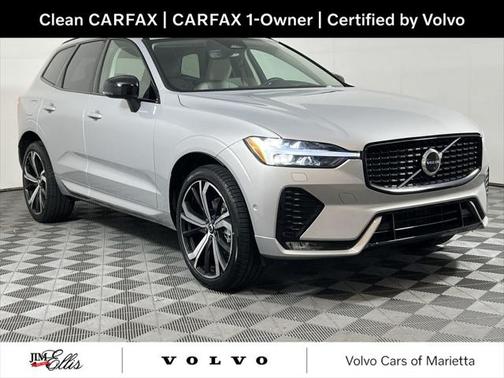2023 Volvo XC60 B5 Ultimate Dark Theme