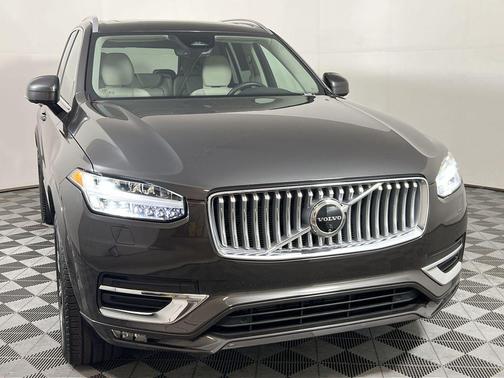 2024 Volvo XC90 B6 Plus Bright Theme 7-Seater