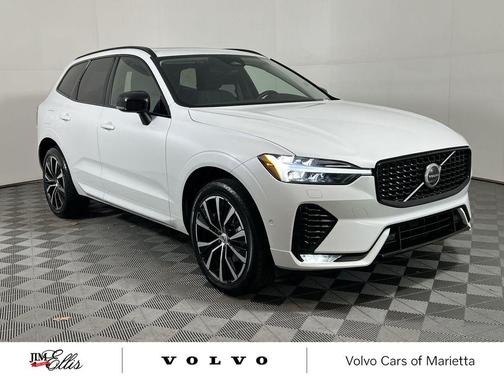 2025 Volvo XC60 B5 Plus