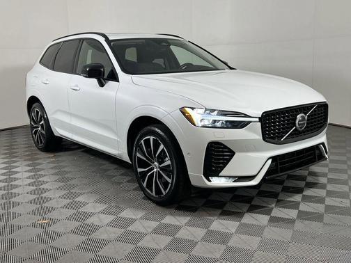 2025 Volvo XC60 B5 Plus