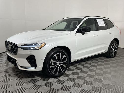 2025 Volvo XC60 B5 Plus