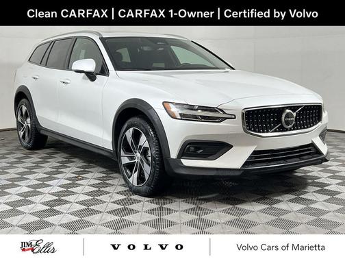 2025 Volvo V60 Cross Country B5 Plus