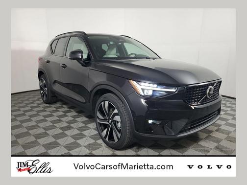 Onyx Black 2026 Volvo XC40 Ultra, B5 AWD Gas (mild hybrid), Dark