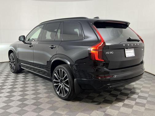 2026 Volvo XC90 B6 Ultra Dark Theme 6-Seater