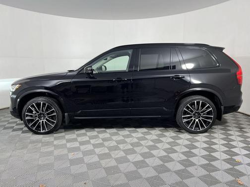 2026 Volvo XC90 B6 Ultra Dark Theme 6-Seater