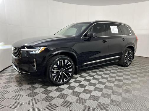 2025 Volvo XC90 B5 Core