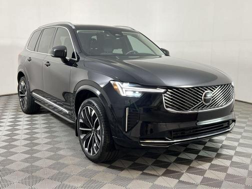 2025 Volvo XC90 B5 Core