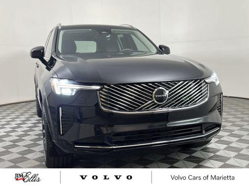 2025 Volvo XC90 B5 Core