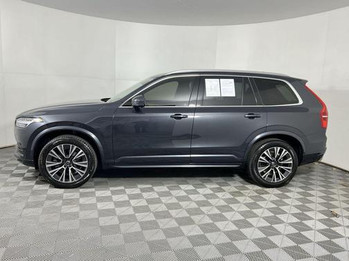 2021 Volvo XC90 T6 Momentum