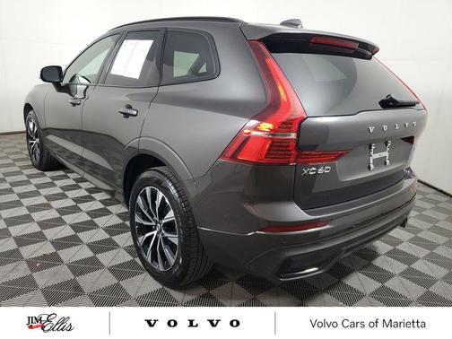2025 Volvo XC60 B5 Core