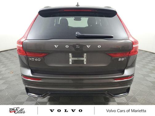 2025 Volvo XC60 B5 Core