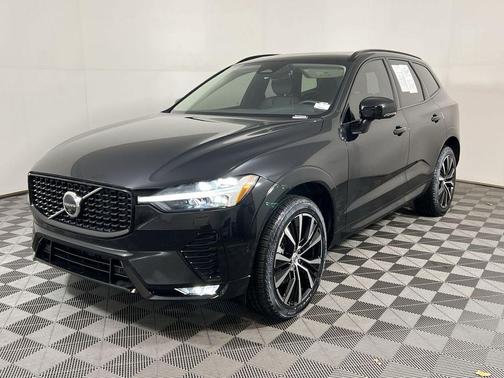 2025 Volvo XC60 Plus