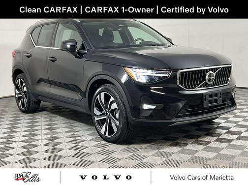 2025 Volvo XC40 B5 Plus Bright Theme