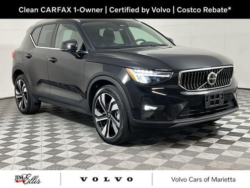 2025 Volvo XC40 B5 Plus Bright Theme