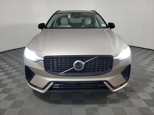 2025 Volvo XC60 Plug-In Hybrid T8 Ultra