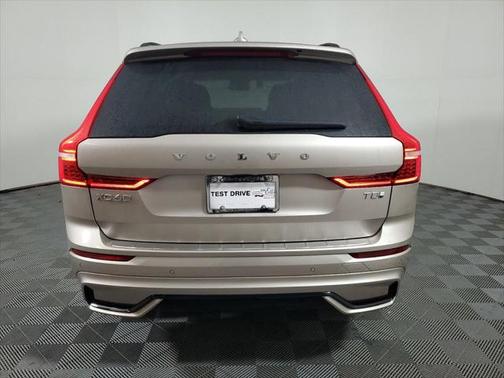 2025 Volvo XC60 Plug-In Hybrid T8 Ultra