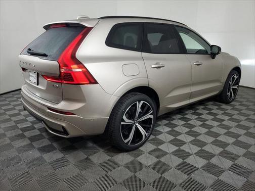 2025 Volvo XC60 Plug-In Hybrid T8 Ultra