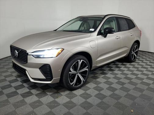 2025 Volvo XC60 Plug-In Hybrid T8 Ultra