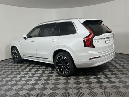 2025 Volvo XC90 Plug-In Hybrid T8 Plus 7-Seater