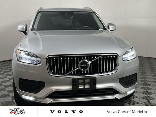 2021 Volvo XC90 T6 Momentum