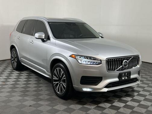 2021 Volvo XC90 T6 Momentum