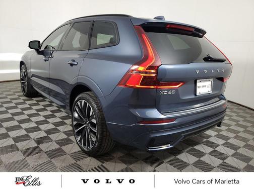 2026 Volvo XC60 B5 Ultra