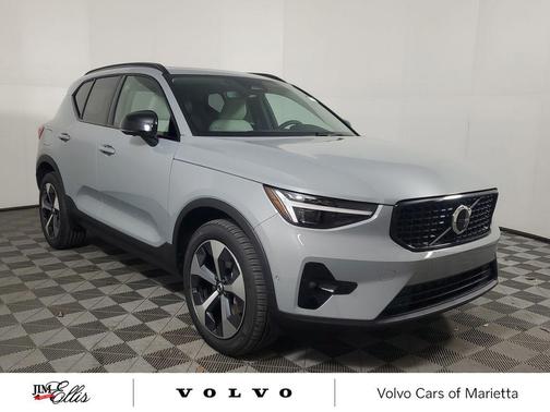 2026 Volvo XC40 Plus, B5 AWD Gas (mild hybrid), Dark