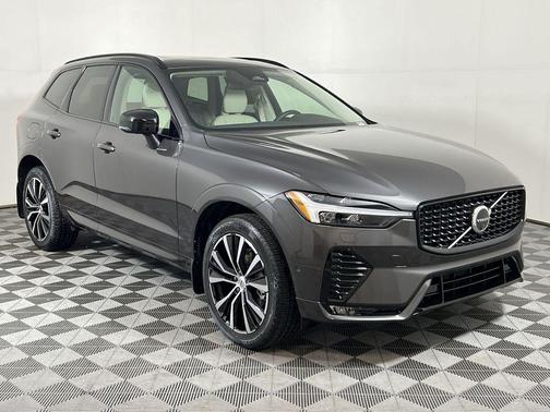 2024 Volvo XC60 B5 Plus Dark Theme
