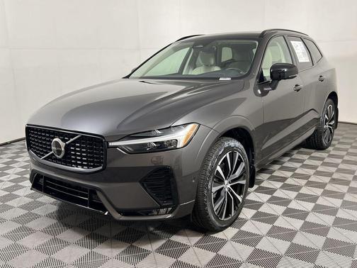 2024 Volvo XC60 B5 Plus Dark Theme