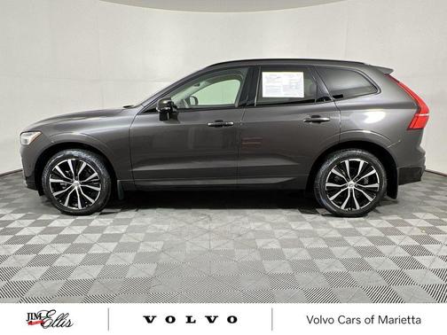 2024 Volvo XC60 B5 Plus Dark Theme