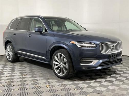 2023 Volvo XC90 B6 Plus 6-Seater