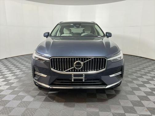 2023 Volvo XC60 B5 Ultimate Bright Theme