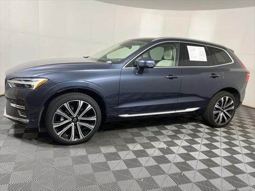 2023 Volvo XC60 B5 Ultimate Bright Theme