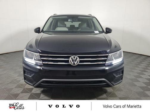 Deep Black 2020 Volkswagen Tiguan 2.0T SE