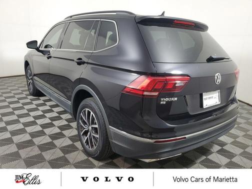 Deep Black 2020 Volkswagen Tiguan 2.0T SE