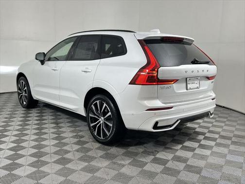 2025 Volvo XC60 Plus