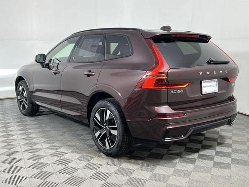 2026 Volvo XC60 B5 Plus