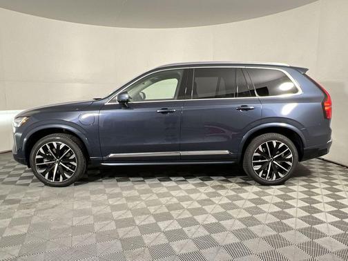 2026 Volvo XC90 Plug-In Hybrid T8 Plus 7-Seater