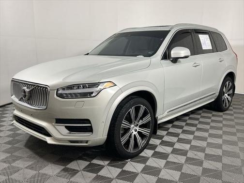 2022 Volvo XC90 T6 Inscription