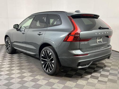 2026 Volvo XC60 B5 Ultra
