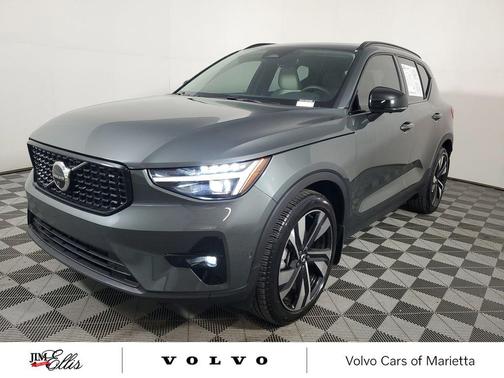 2026 Volvo XC40 Ultra, B5 AWD Gas (mild hybrid), Dark