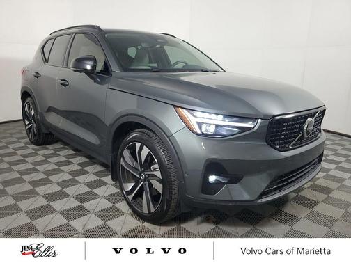 2026 Volvo XC40 Ultra, B5 AWD Gas (mild hybrid), Dark