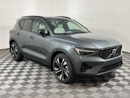 2026 Volvo XC40 B5 Ultra
