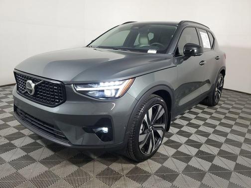 2026 Volvo XC40 Ultra, B5 AWD Gas (mild hybrid), Dark