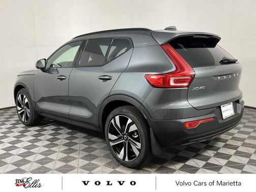 2026 Volvo XC40 B5 Ultra