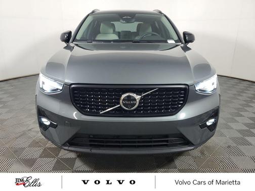 2026 Volvo XC40 Ultra, B5 AWD Gas (mild hybrid), Dark