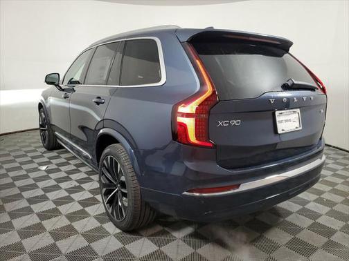 2025 Volvo XC90 B6 Ultra
