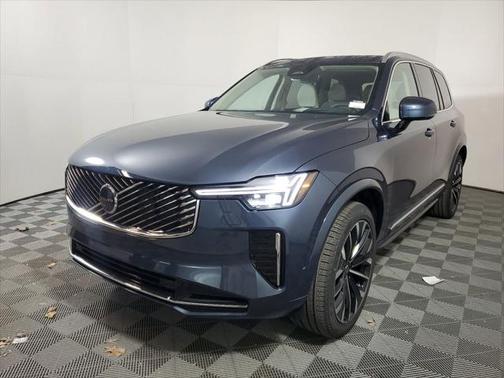 2025 Volvo XC90 B6 Ultra